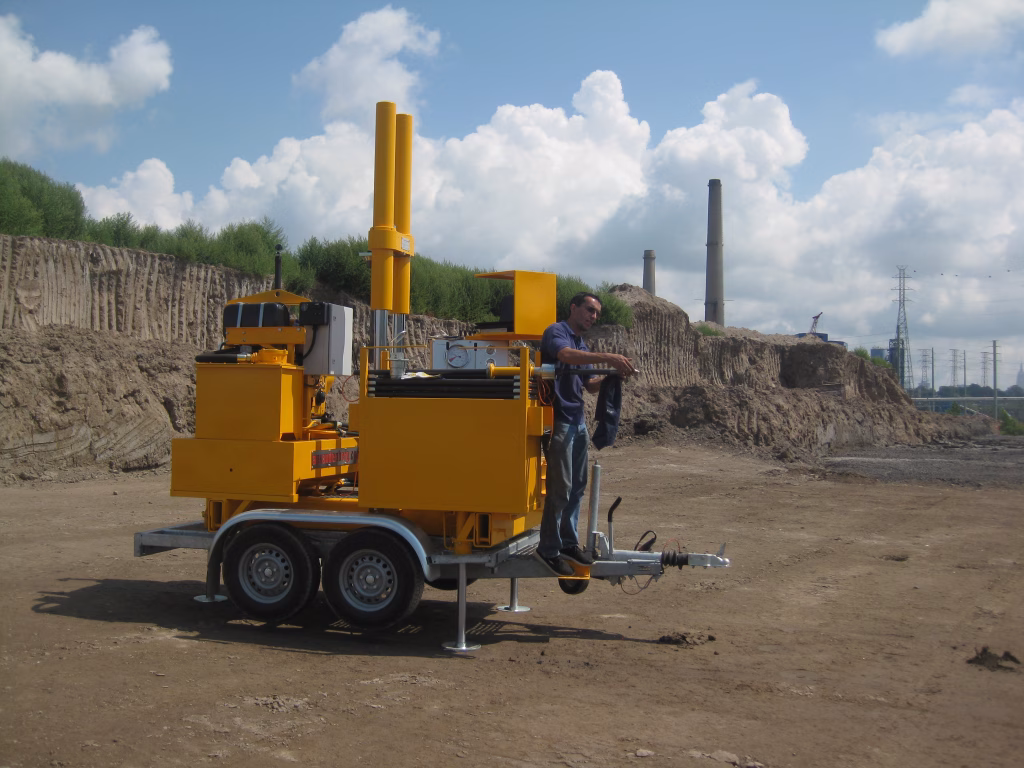 The CPT Trailer has a pushing force of 20 tons and is suitable for difficult-to-reach locations.