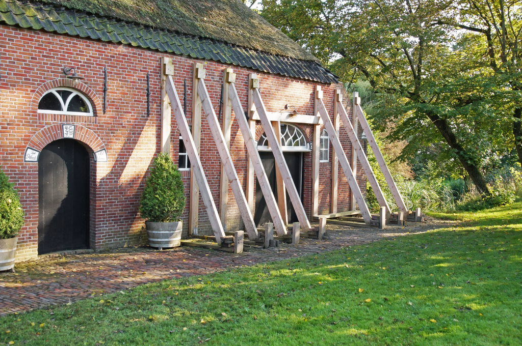 The gas extraction in Groningen has caused earthquakes that have led to cracks and structural damage in many homes.